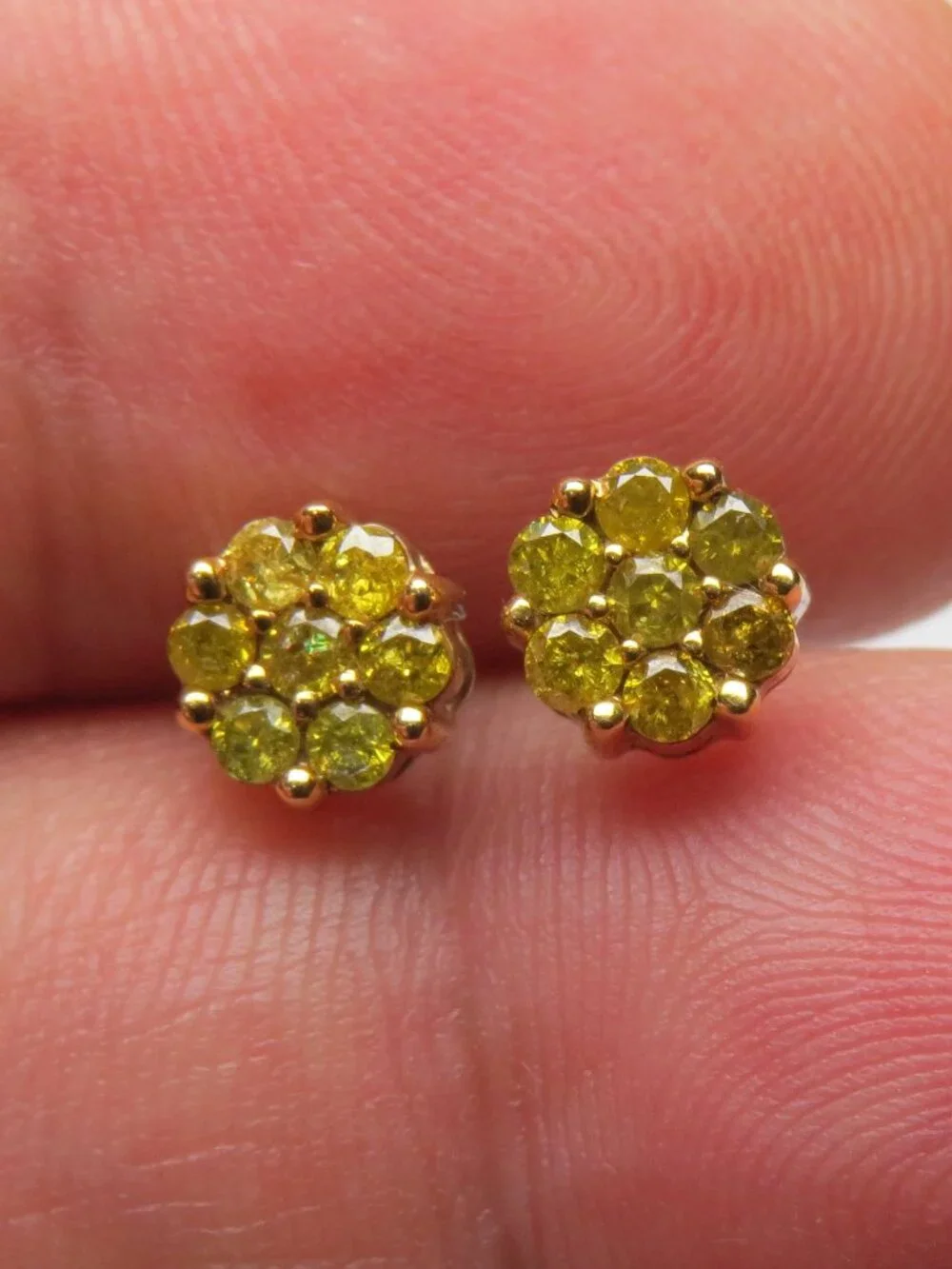 10k Diamond Men's Studs Earring